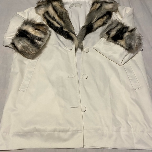 New white Coat - Picture 2 of 4